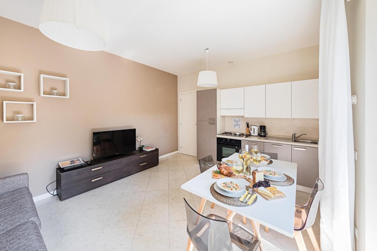 Residenza Miralago By Wonderful Italy Desenzano del Garda Exterior photo