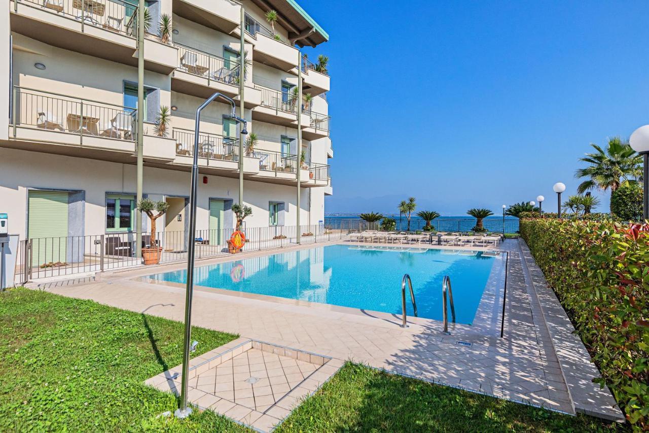 Residenza Miralago By Wonderful Italy Desenzano del Garda Exterior photo