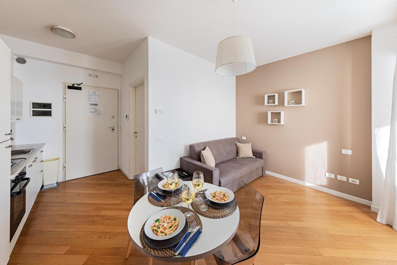 Residenza Miralago By Wonderful Italy Desenzano del Garda Exterior photo