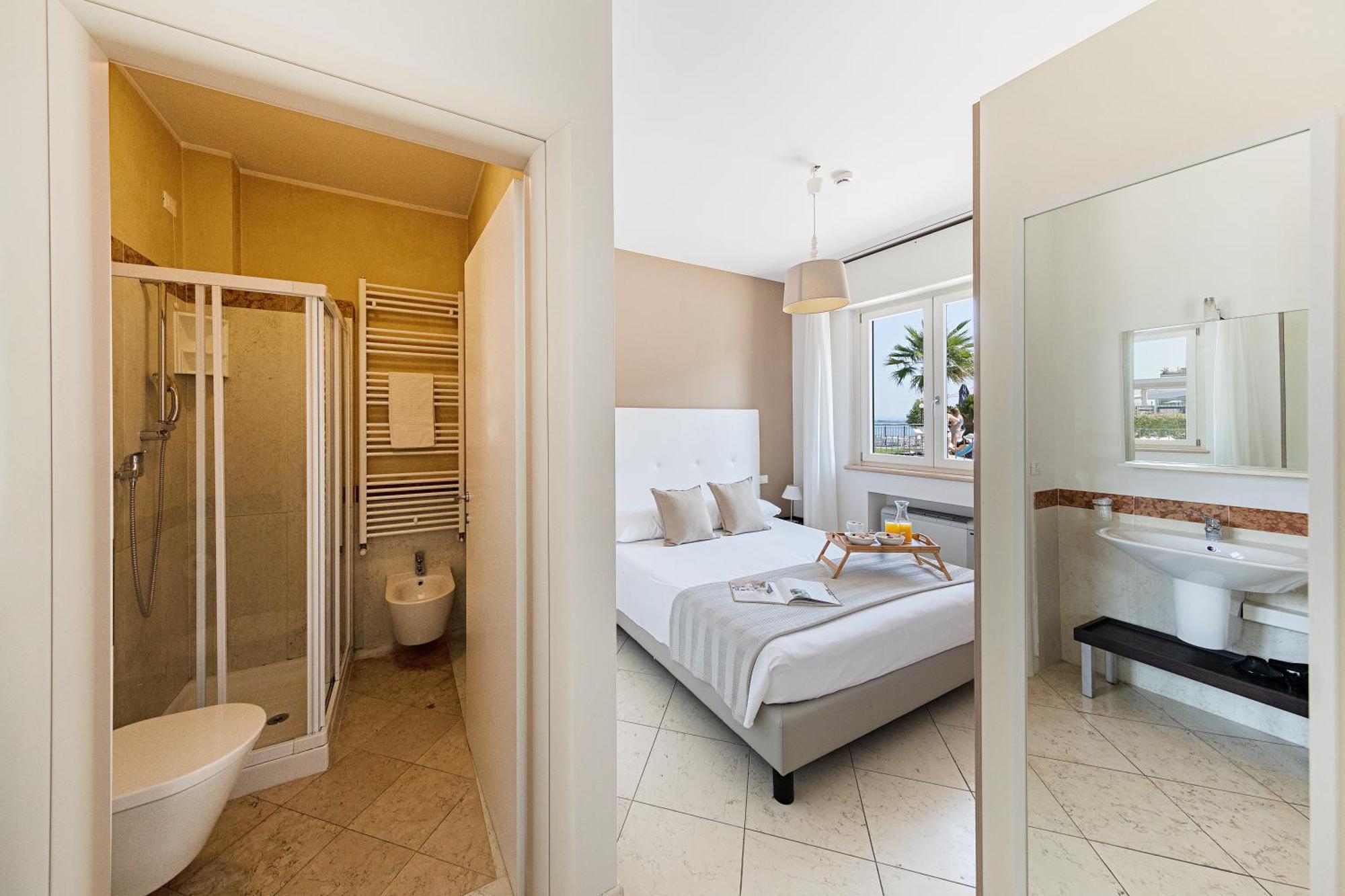 Residenza Miralago By Wonderful Italy Desenzano del Garda Exterior photo